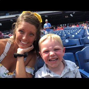 Meet your Posher, Casey